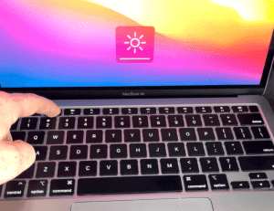 Cách chỉnh độ sáng màn hình MacBook đơn giản tại nhà