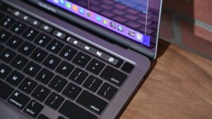 Touch bar macbook là gì? Tìm hiểu tính năng và lợi ích của nó